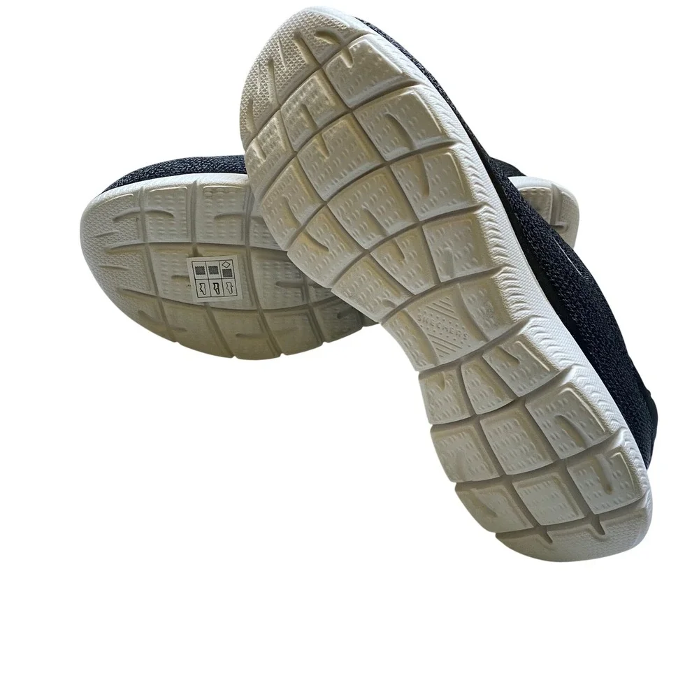 Skechers Mens‎ Black Bungee Slip On Memory Foam Sneaker   8.5 NWOB Wide Fit